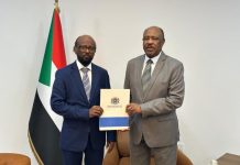 Safiirka JFS ee Suudaan oo gudbiyay waraaqaha aqoonsigiisa