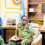 Taliye ku xigeenka Ciidanka Dhulka oo Shir guddoomiyay kulan looga hadlayay Amniga Gobolka Bay