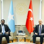 Wasiirka hawlaha guud oo la kulmay wasiirka gaadiidka iyo dhismaha Turkiga