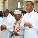 Madaxweyne Xasan Sheekh oo boqolaal shacab ah la oogay saaladda Ciidda Carafo