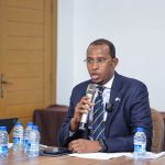 Maareeyaha Hay’adda NIRA oo furay Aqoon-isweydaarsiga Guddiga Isku Xirka Aqoonsiga Qaranka