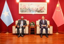 Hoggaamiyaha KGS oo la kulmay safiirka Shiinaha ee Soomaaliya