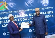 Shariif Xasan Sheekh Aadan oo guddoomay Shahaadada Musharaxnimada
