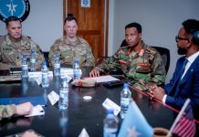 Taliyaha Ciidanka Dhulka oo Muqdisho kula kulmay Taliyaha Ciidamada AFRICOM