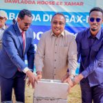Duqa Magaalada Muqdisho oo Dhagax dhigay Dugsi Hoose dhexe oo laga hirgelinayo Degmada Gubadleey