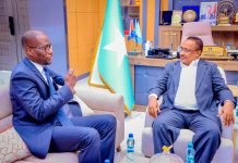 Guddoomiyaha Gobolka Banaadir oo qaabilay Safiirka Boqortooyada Sucuudiga u fadhiya Soomaaliya