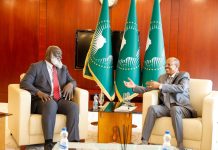 Guddoomiyaha Gudiga Midowga Afrika iyo Wakiilka Gaarka ah ee Midowga Afrika ee Soomaaliya oo Addis Abab kulan ku yeeshay