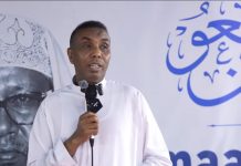 Ra’iisul wasaaraha XFS oo saxiixay buugga tacsida AUN Marxuum Imaam Maxamed Yuusuf Cali