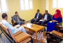 Wasiirka Warfaafinta XFS oo booqasho ku tagay Safaaradda Ururka Jaamacadda Carabta ee Soomaaliya