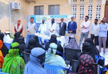 Hay’adda Qaxootiga Qaranka oo gurmad u fidisay muwaadiniin Soomaaliyeed oo laga soo celiyay dalka Liibiya