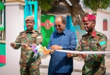 Madaxweyne Xasan Sheekh oo xarigga ka jaray dhismaha cusub ee Taliska Guutada 77-aad