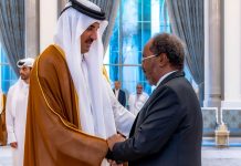 Madaxweyne Xasan Sheekh oo dhambaal tacsi ah gaarsiiyey Amiirka Dalka Qadar