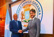 Lataliyaha amniga qaranka ee JFS oo xafiiskiisa ku qaabilay Safiirka Turkiga ee Soomaaliya