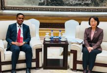 Wasiirka Warfaafinta Soomaaliya oo Beijing kula kulmay Wasiirka Raadiyaha iyo Telefishinka China.
