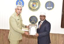Wasiirka gaashaandhigga oo kormeer ku tagay xarumaha ciidamada Cirka iyo Badda ee daka Pakistan