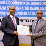 Guddiga Doorashada Guddoomiyaha Golaha Shacabka oo Shahaadada Musharraxnimada guddoonsiiyay qaar ka mid ah Musharraxiinta