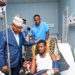 Wasiirka Difaaca XFS oo Isbitaalka Madiina ku booqday Askar ku soo dhaawantay Weerarkii Gaalkacyo