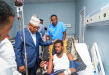 Wasiirka Difaaca XFS oo Isbitaalka Madiina ku booqday Askar ku soo dhaawantay Weerarkii Gaalkacyo