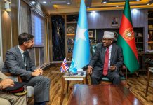 Wasiirka Gaashaandhigga oo Xafiiskiisa ku qaabilay Safiirka Boqortooyada Ingiriiska u fadhiya Soomaaliya