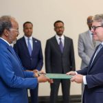 Madaxweyne Xasan Sheekh oo aqoonsoga ka guddoomay danjirayaal cusub