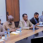 Guddiga Warfaafinta Baarlamaanka oo Kulan la qaatay Wasiirka Wasaaradda Warfaafinta ee XFS