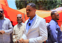 Wasiirka Warfaafinta “Waxaan qoyska Marxuum Cismaan Buullo u xaqiijiyey in Wasaaradda ay si dhow ula socon doonto xaaladda carruurta uu ka geeriyooday