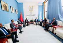 Wasiirka Amniga Gudaha XFS oo booqasho ku tegay safaaradda JFS ee magaalada Beejiin