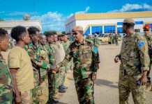 Taliyaha Ciidanka Dhulka XDS oo booqasho dhiirrigelin ah ugu tagay Ciidamada ku sugan magaalada Baydhabo