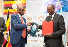 Soomaaliya iyo Uganda oo Kala Saxiixday Heshiis ku saabsan shaqada