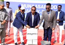Duqa Muqdisho oo Dhagax dhigay mashruuca dib u dhiska Iskuulka Bartamaha
