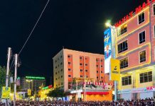 Shacabka Muqdisho oo u dabaaldegaya doorashooyinka qof iyo codka ah ee ka hirgalay dalka