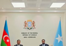 Wasiirka Warfaafinta XFS oo booqday xarunta Safaaradda JFS ee Azerbaijan