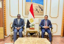 Wasiirka warfaafinta oo gaaray dalka Masar